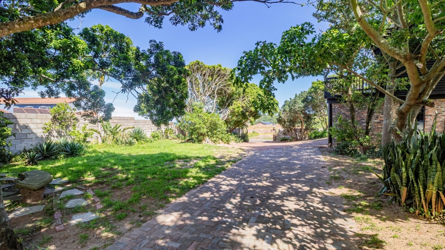 5 Bedroom Property for Sale in Lovemore Park Eastern Cape